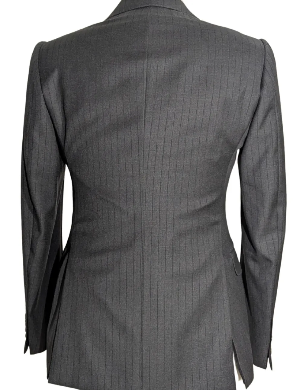 Armani Collezioni M-Line Charcoal Grey Pinstriped Notch Lapel Modern Fit 2 Button Wool Suit - 38R