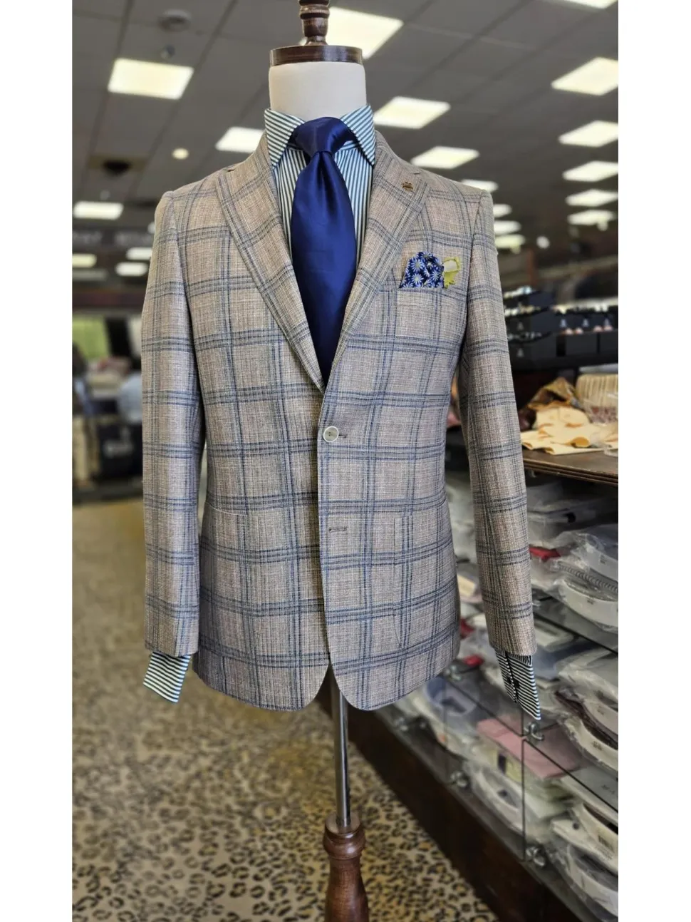 Label E Mens Tan Plaid Classic Fit Stretch 2 Button Blazer Sportcoat