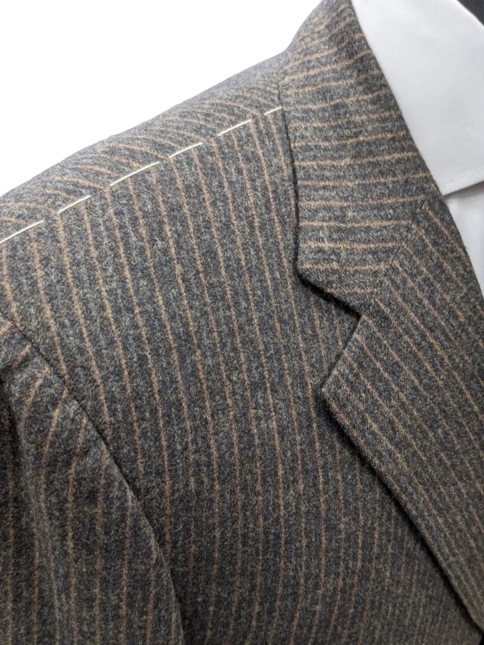 Sartoria Partenopea Mens 40L Brown Pinstriped 3 Button 2 Piece 100% Wool Suit