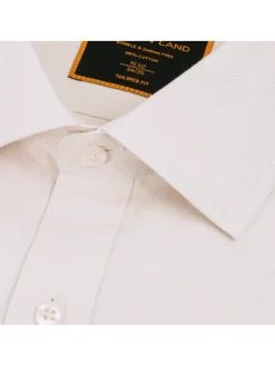 Steven Land Cream Herringbone Classic Fit Spread Collar Wrinkle Shrink Free Cotton Dress Shirt